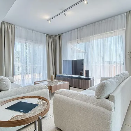Appartement Mandria Gardens 2 Bed *