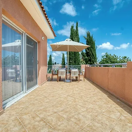 Mandria Gardens 2 Bed Appartement *