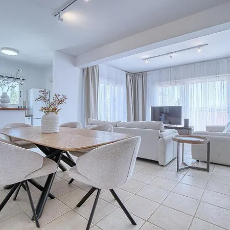 Gardens 2 Bed Mandria (Paphos)